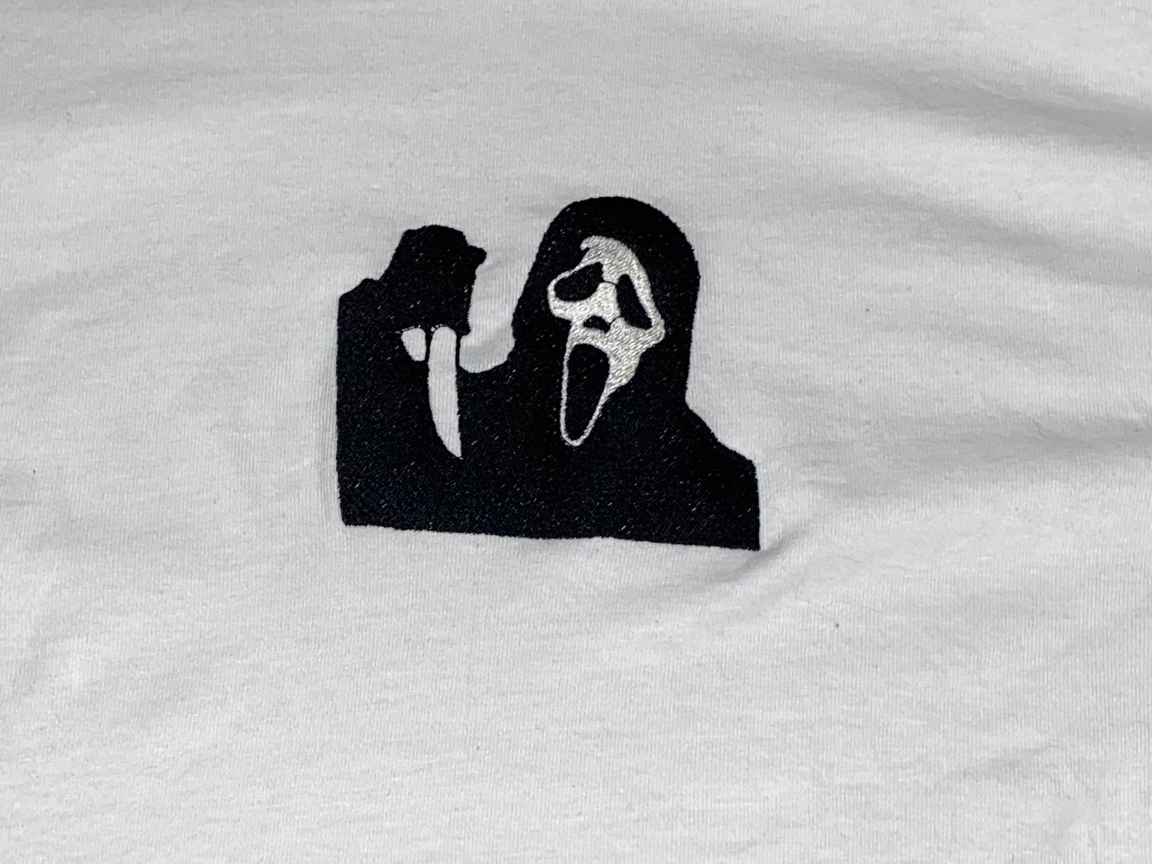 Tričko – Ghostface Výšivka – Obrázok 2